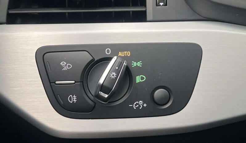
								2024 Audi A5 Sportback 40 TDI Quattro S-Line Competition Matrix Cockpit full									