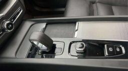 
										2023 Volvo XC60 B4 Plus Dark Heater 360° Navi Leather 4-Zone Traction full									
