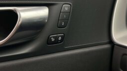 
										2023 Volvo XC60 B4 Plus Dark Heater 360° Navi Leather 4-Zone Traction full									