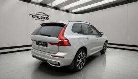 2023 Volvo XC60 B4 Plus Dark Heater 360° Navi Leather 4-Zone Traction