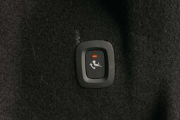 
										2023 Volvo XC60 B4 Plus Dark Heater 360° Navi Leather 4-Zone Traction full									