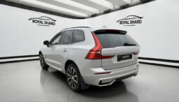 
										2023 Volvo XC60 B4 Plus Dark Heater 360° Navi Leather 4-Zone Traction full									