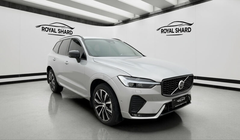 
								2023 Volvo XC60 B4 Plus Dark Heater 360° Navi Leather 4-Zone Traction full									