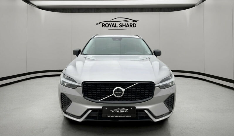 
								2023 Volvo XC60 B4 Plus Dark Heater 360° Navi Leather 4-Zone Traction full									