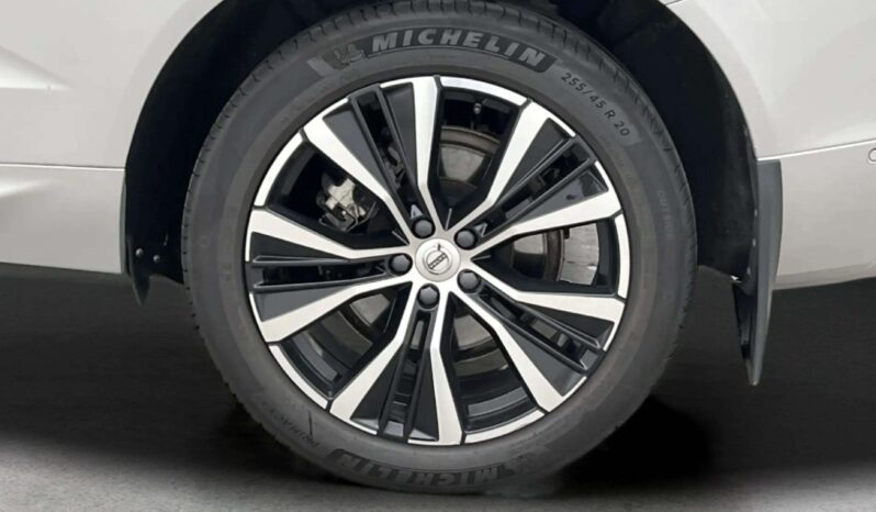 
								2023 Volvo XC60 B4 Plus Dark Heater 360° Navi Leather 4-Zone Traction full									