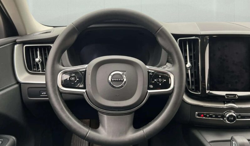 
								2023 Volvo XC60 B4 Plus Dark Heater 360° Navi Leather 4-Zone Traction full									
