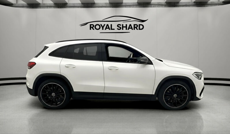 
								2020 Mercedes-Benz GLA 250 4M 224hp AMG Pano Wide Burmest Camera full									