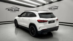 
										2020 Mercedes-Benz GLA 250 4M 224hp AMG Pano Wide Burmest Camera full									