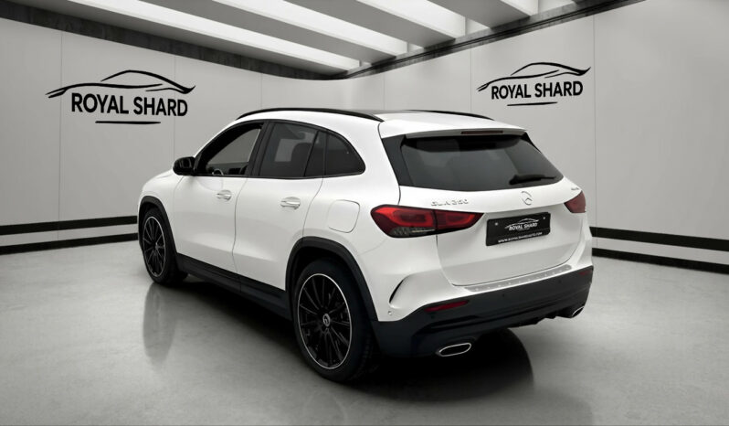 
								2020 Mercedes-Benz GLA 250 4M 224hp AMG Pano Wide Burmest Camera full									