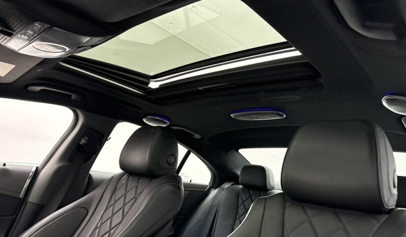 
								2021 Mercedes-Benz CLS 400d 4M Coupé AMG Designo full									