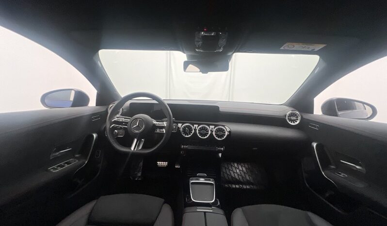 
								2024 Mercedes-Benz CLA 200 Coupé AMG Line Widescreen Camera Night Package full									