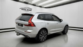 2020 Volvo XC60 B4 AWD 197hp R-Design HK Pano HUD 360° Navi