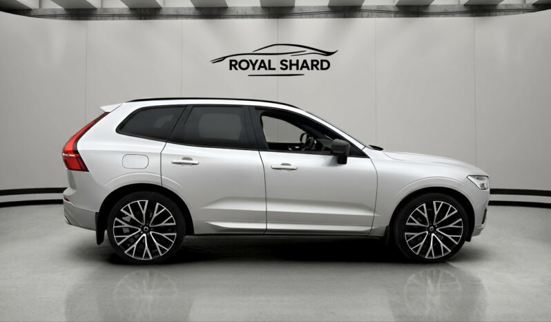 
								2020 Volvo XC60 B4 AWD 197hp R-Design HK Pano HUD 360° Navi full									