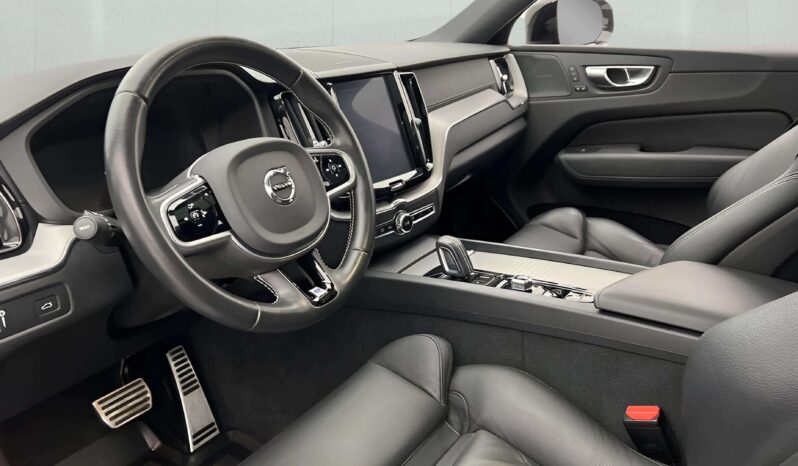 
								2020 Volvo XC60 B4 AWD 197hp R-Design HK Pano HUD 360° Navi full									