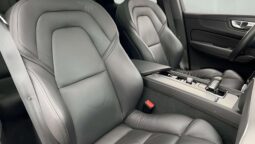
										2020 Volvo XC60 B4 AWD 197hp R-Design HK Pano HUD 360° Navi full									