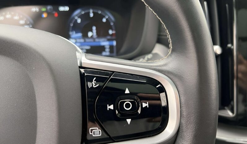 
								2020 Volvo XC60 B4 AWD 197hp R-Design HK Pano HUD 360° Navi full									